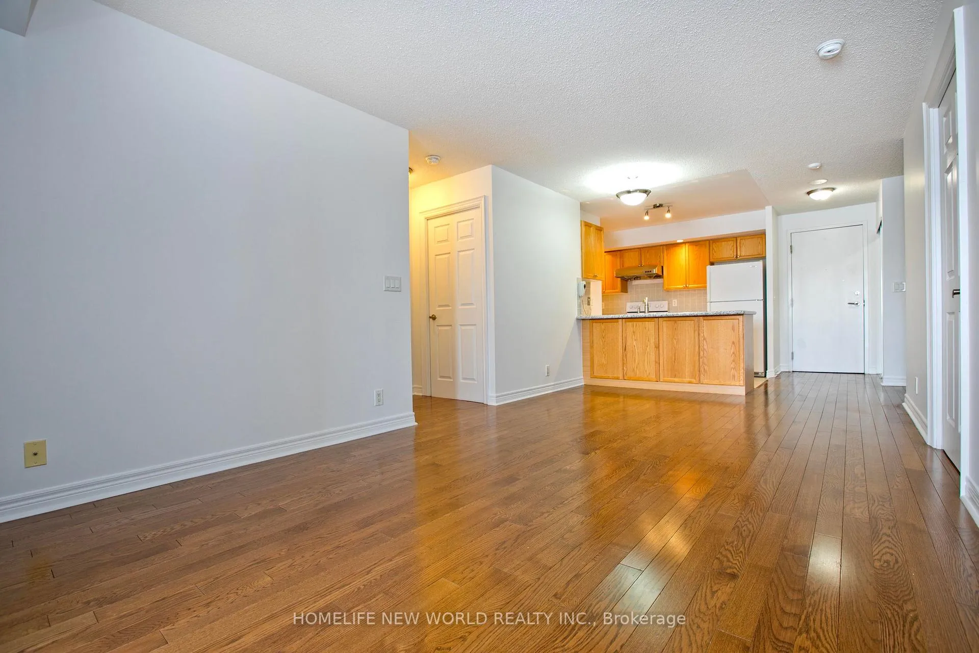 Photo 5 of Unit Unit 326, 33 Cox Boulevard, Markham, Unionville — HOMEH