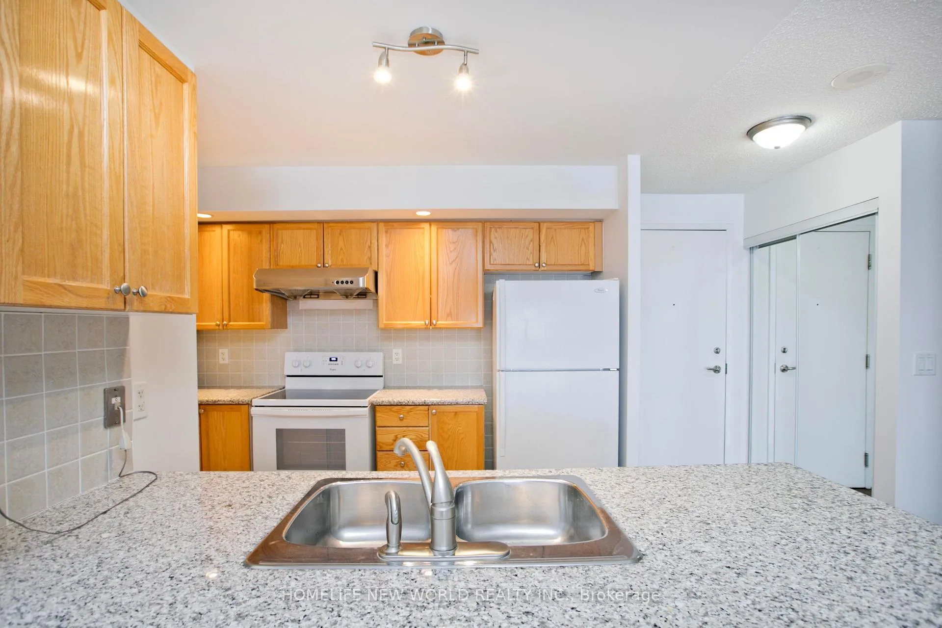 Photo 7 of Unit Unit 326, 33 Cox Boulevard, Markham, Unionville — HOMEH