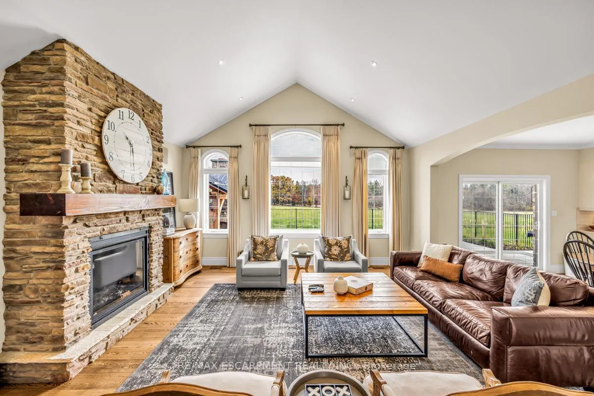 Photo 8 of 1068 Wyatt Road, Hamilton, Rural Flamborough — HOMEH
