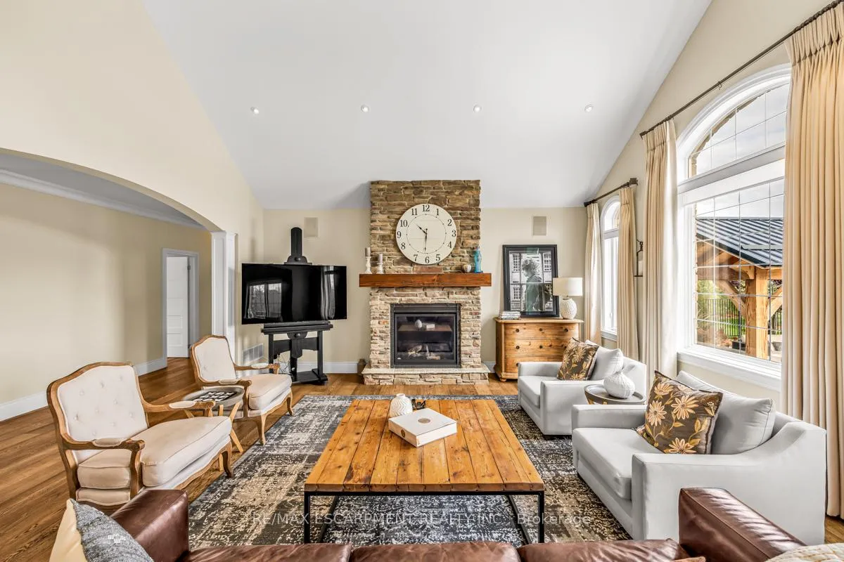 Photo 9 of 1068 Wyatt Road, Hamilton, Rural Flamborough — HOMEH