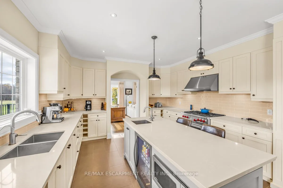 Photo 11 of 1068 Wyatt Road, Hamilton, Rural Flamborough — HOMEH