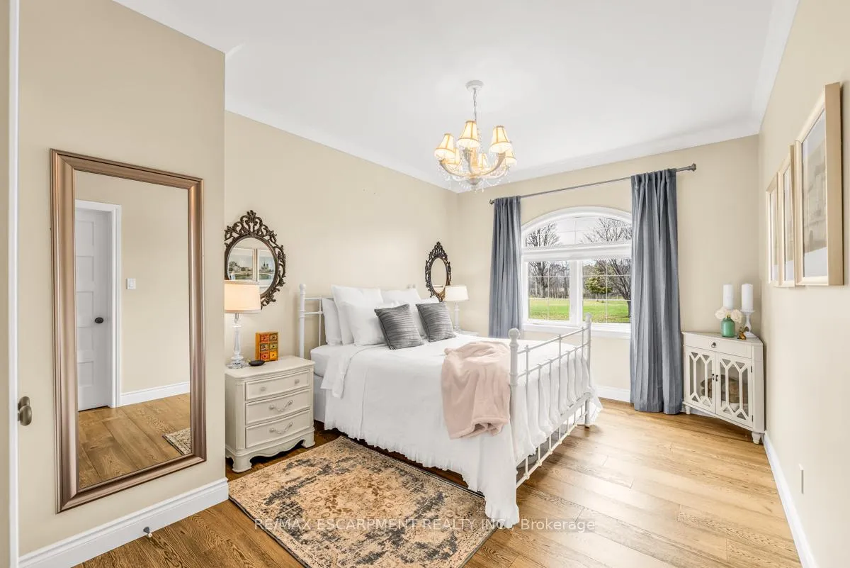 Photo 23 of 1068 Wyatt Road, Hamilton, Rural Flamborough — HOMEH