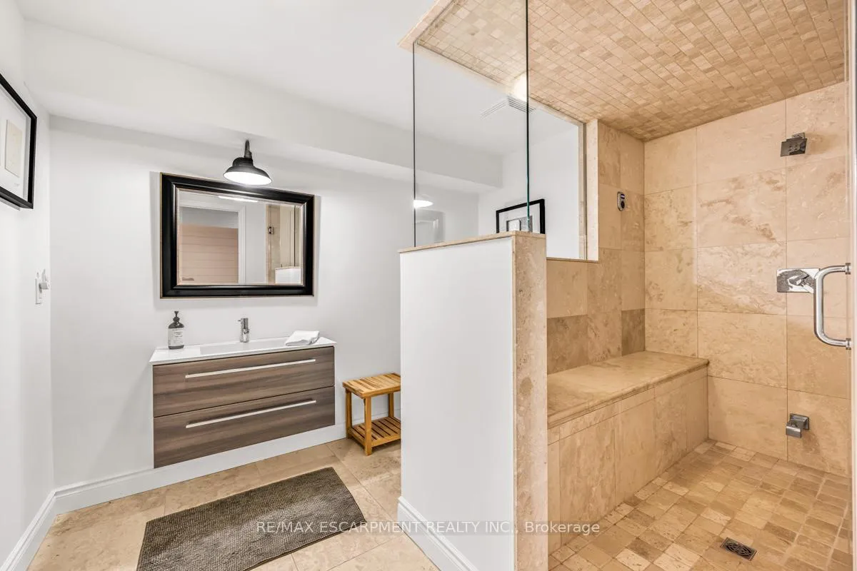 Photo 32 of 1068 Wyatt Road, Hamilton, Rural Flamborough — HOMEH