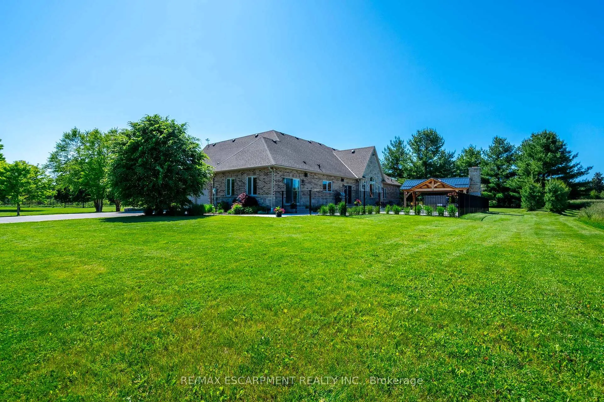 Photo 34 of 1068 Wyatt Road, Hamilton, Rural Flamborough — HOMEH