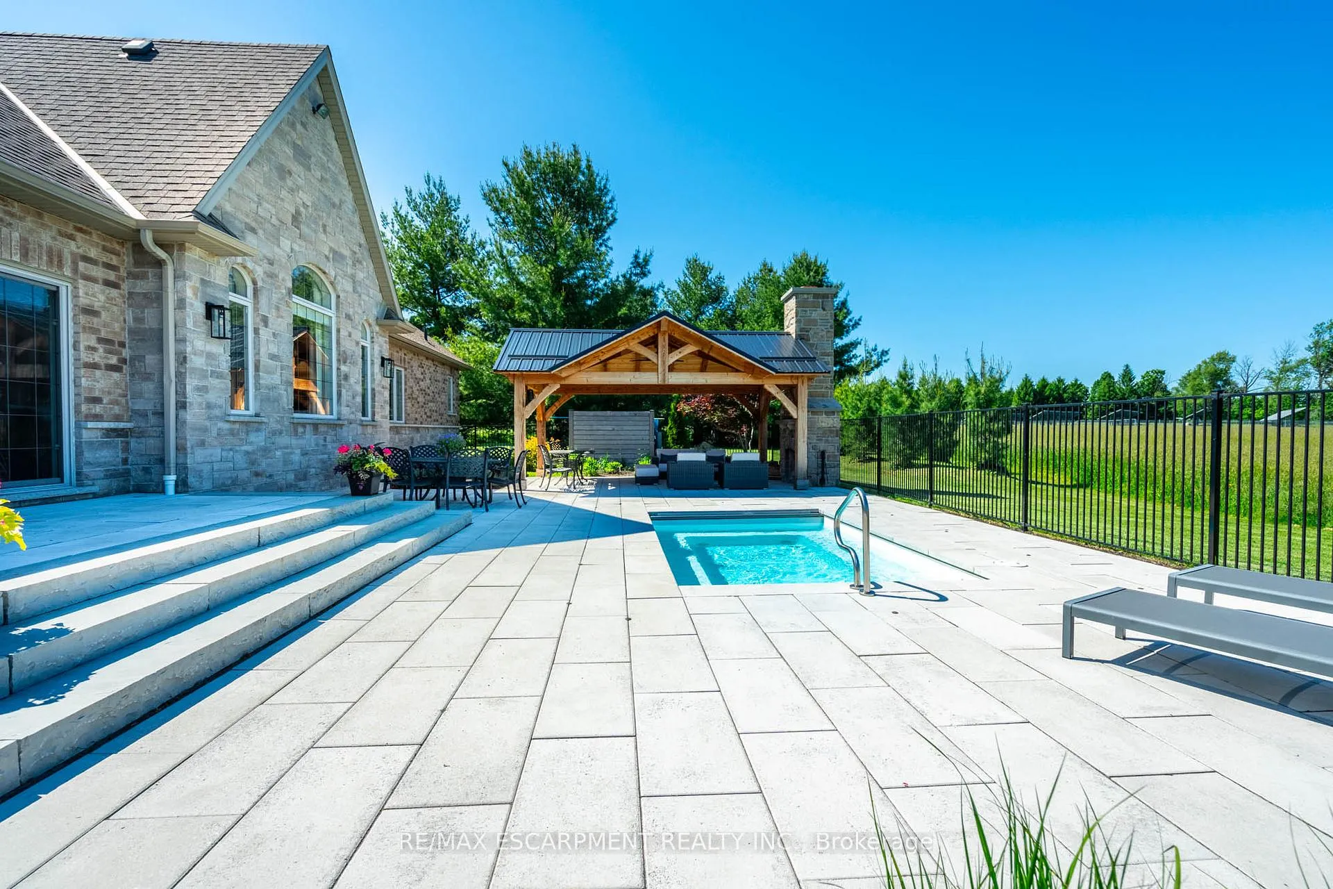 Photo 35 of 1068 Wyatt Road, Hamilton, Rural Flamborough — HOMEH
