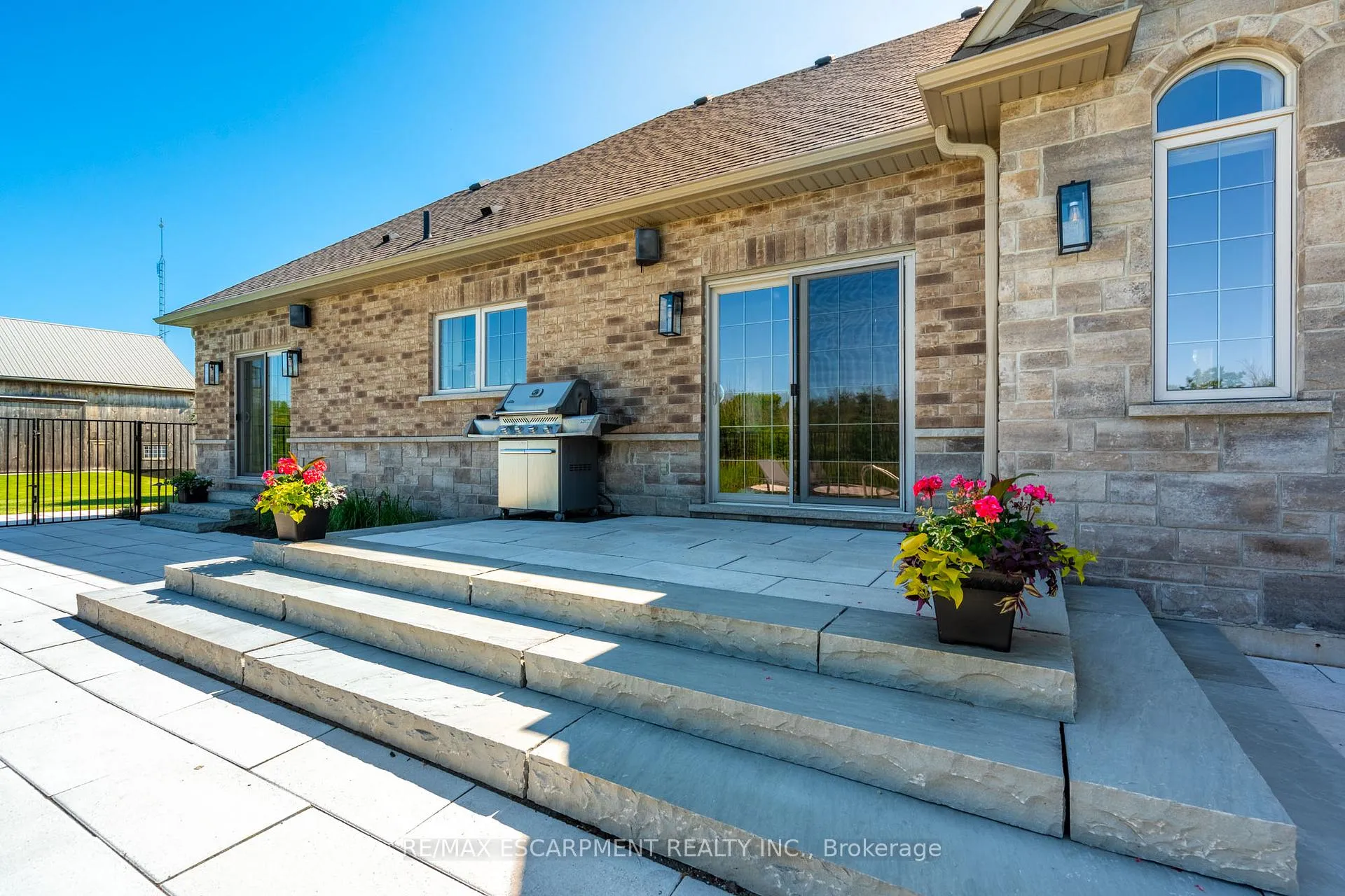 Photo 38 of 1068 Wyatt Road, Hamilton, Rural Flamborough — HOMEH