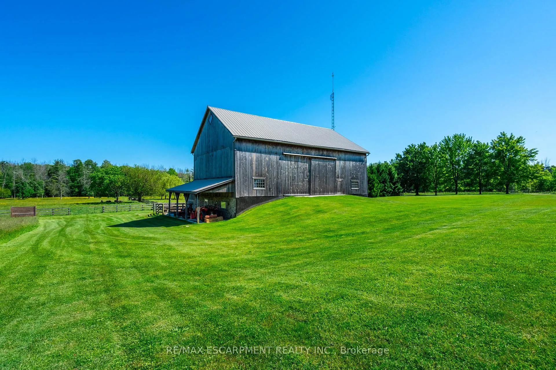Photo 39 of 1068 Wyatt Road, Hamilton, Rural Flamborough — HOMEH