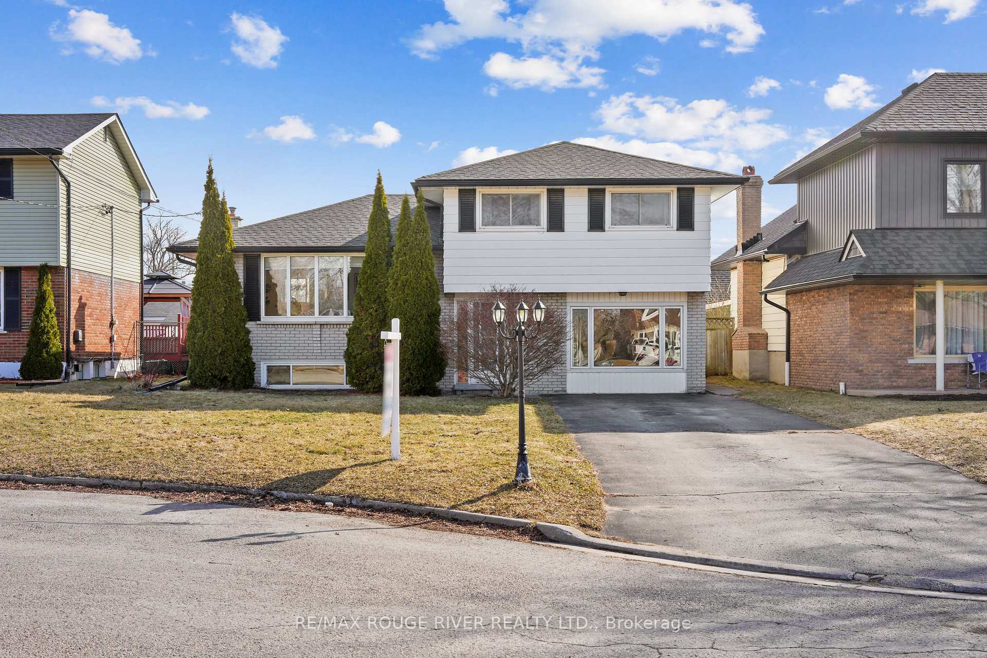 Front of 624 Bayfield Court