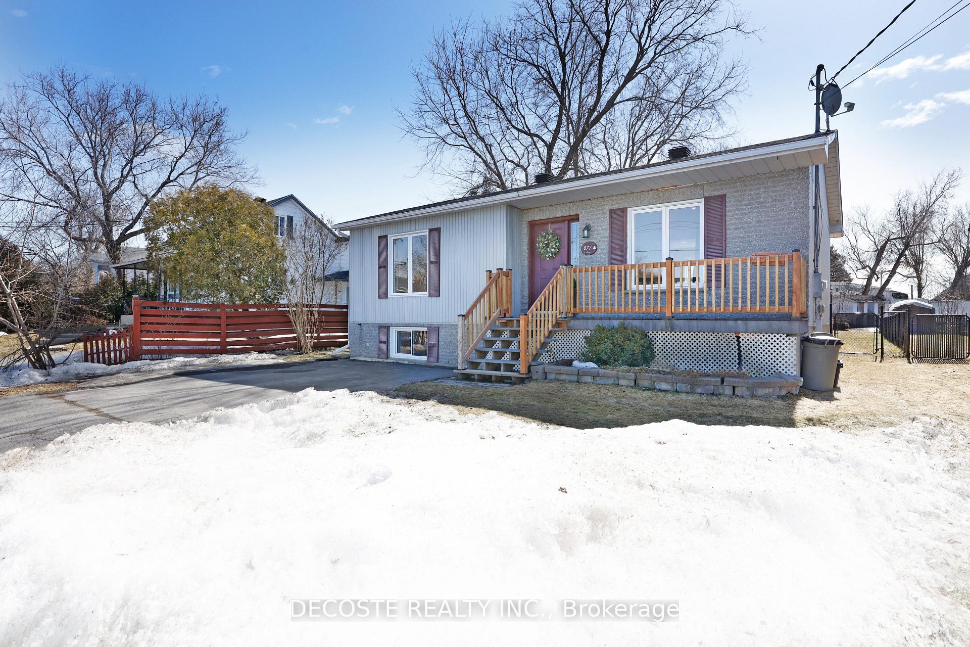 Photo 1 of 877 Queen Street, Champlain, L'Orignal — HOMEH