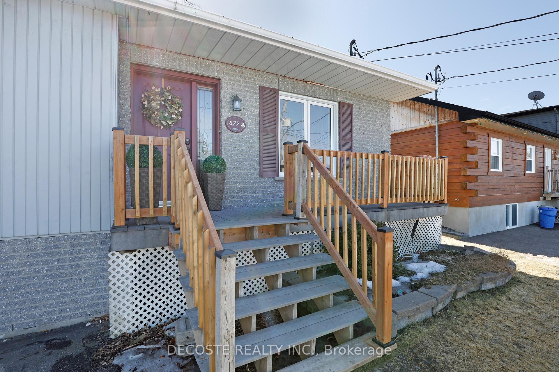 Photo 2 of 877 Queen Street, Champlain, L'Orignal — HOMEH