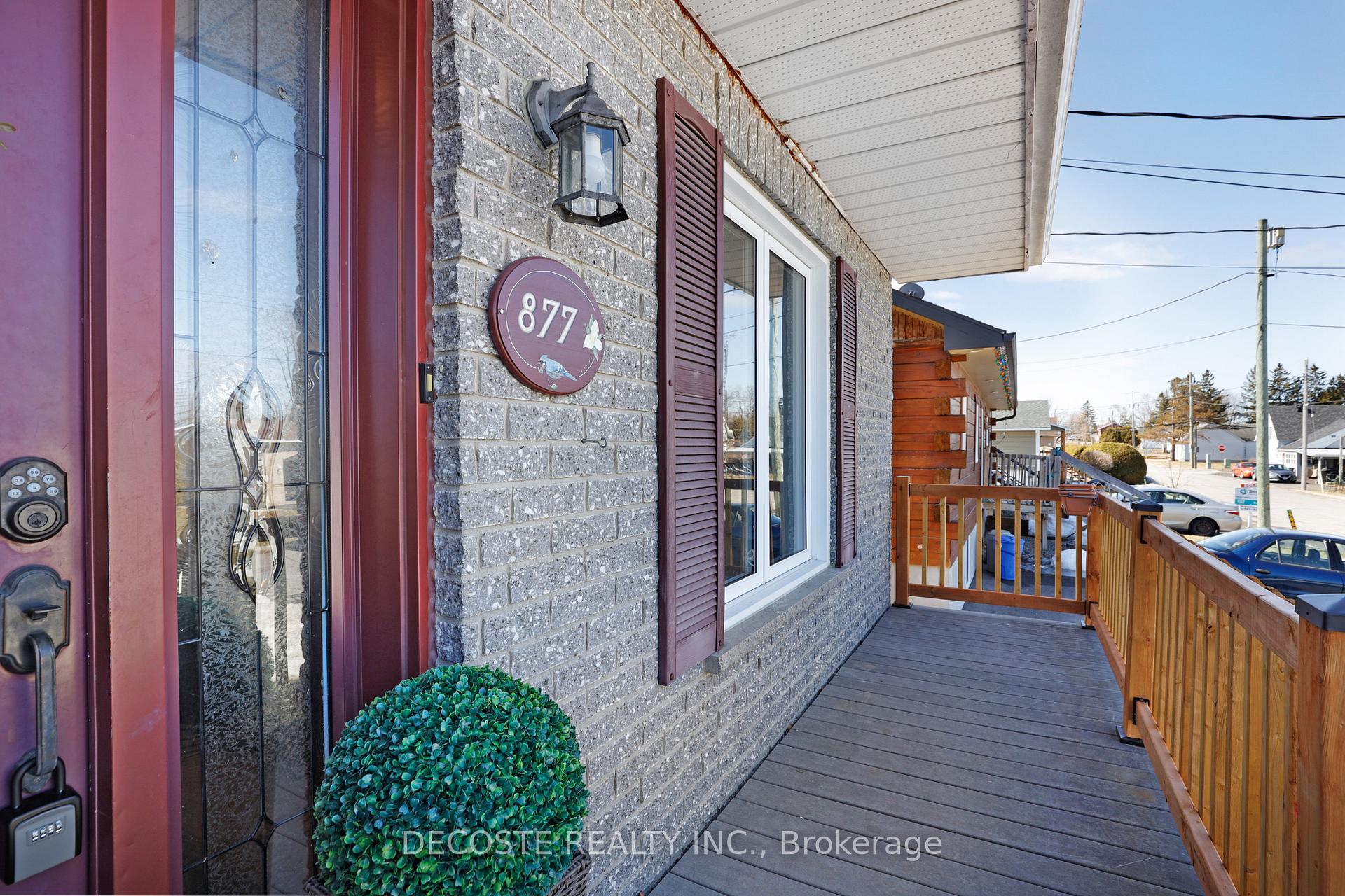 Photo 3 of 877 Queen Street, Champlain, L'Orignal — HOMEH