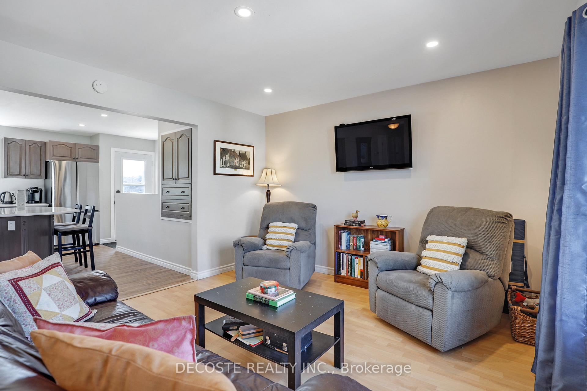 Photo 10 of 877 Queen Street, Champlain, L'Orignal — HOMEH