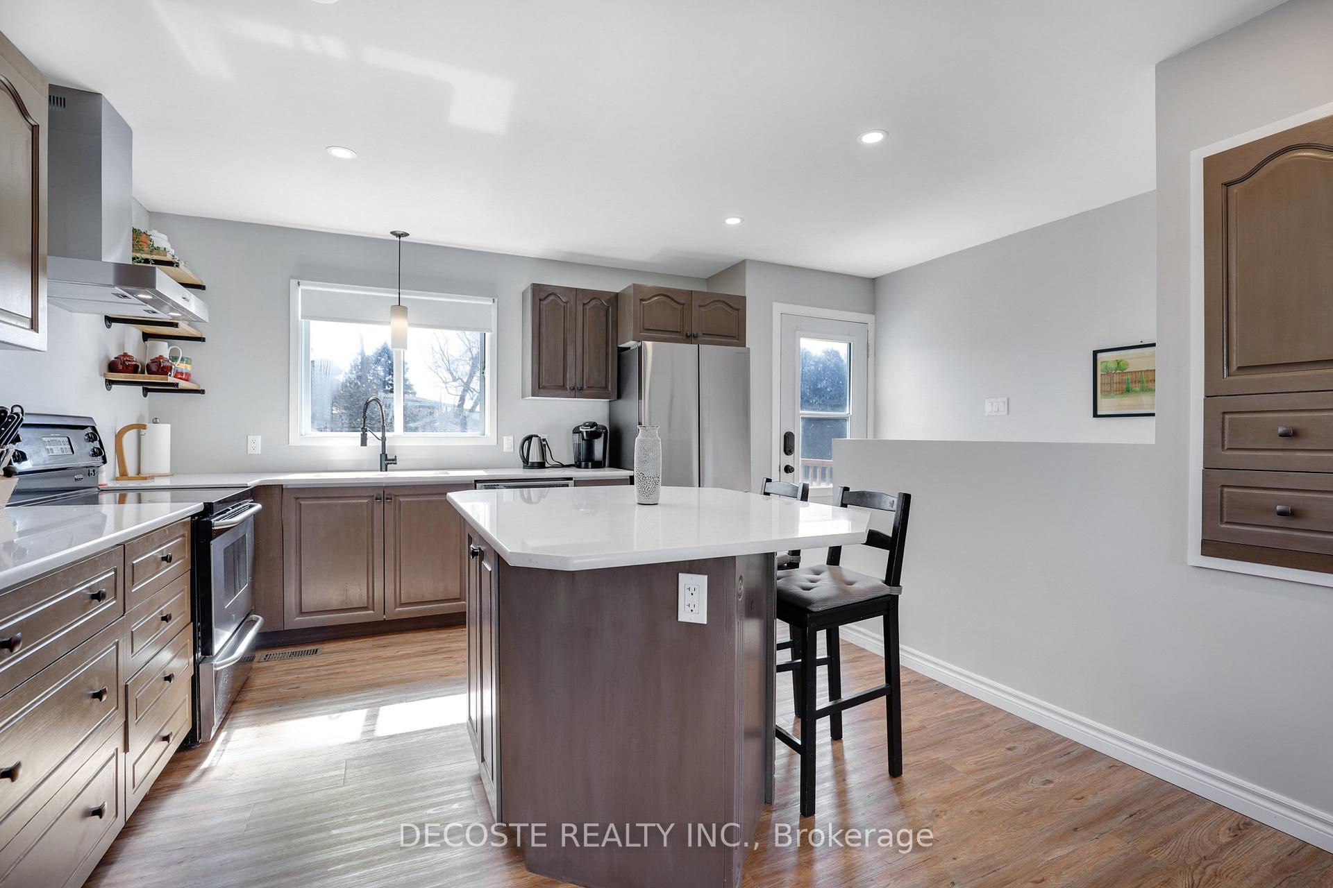 Photo 12 of 877 Queen Street, Champlain, L'Orignal — HOMEH