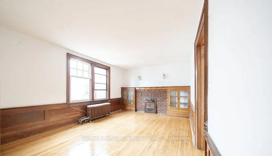 Photo 3 of Unit 12, 2 Kingston Road, Toronto, Woodbine Corridor — HOMEH