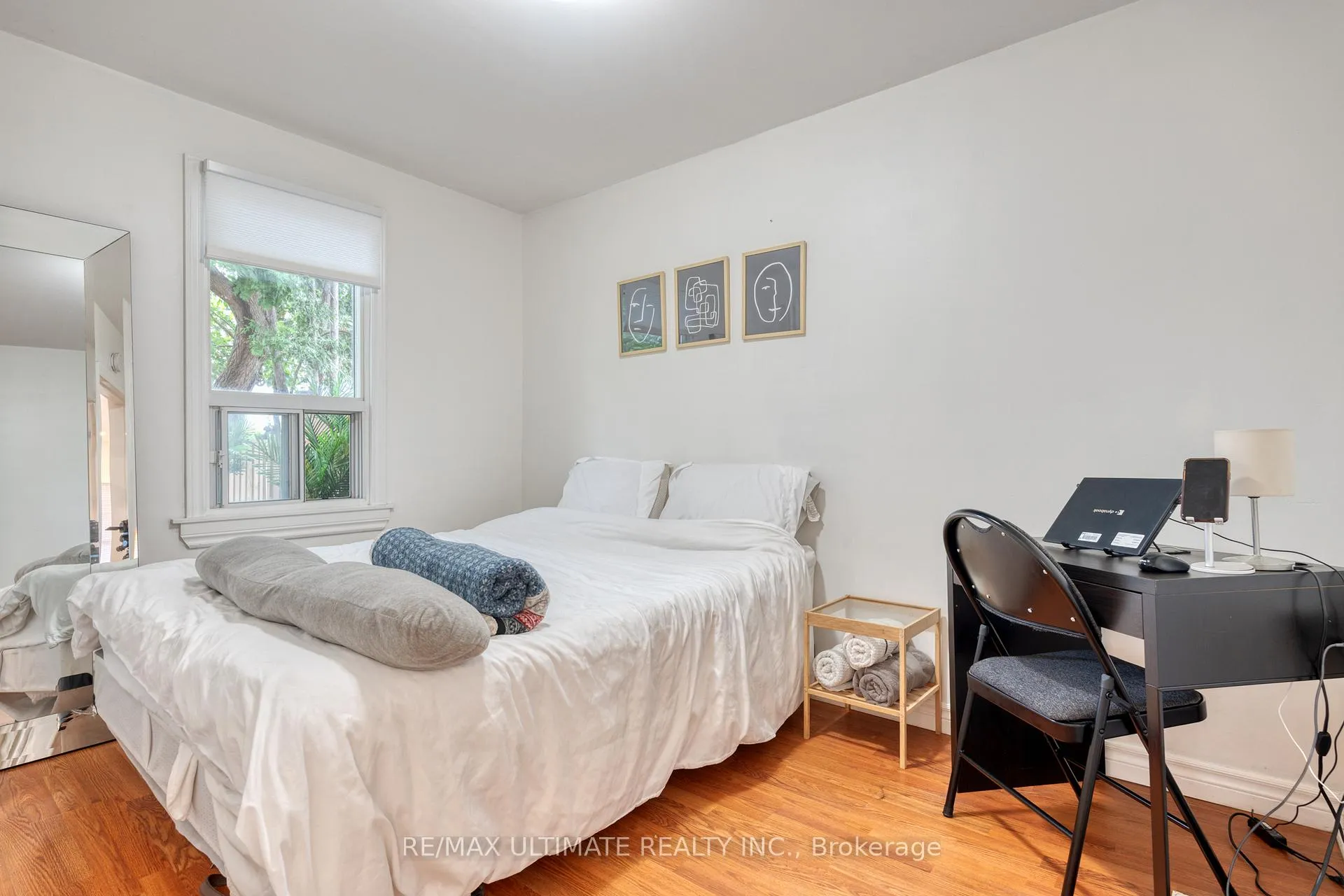 Photo 2 of 67 Glendale Avenue N, Hamilton, Crown Point — HOMEH