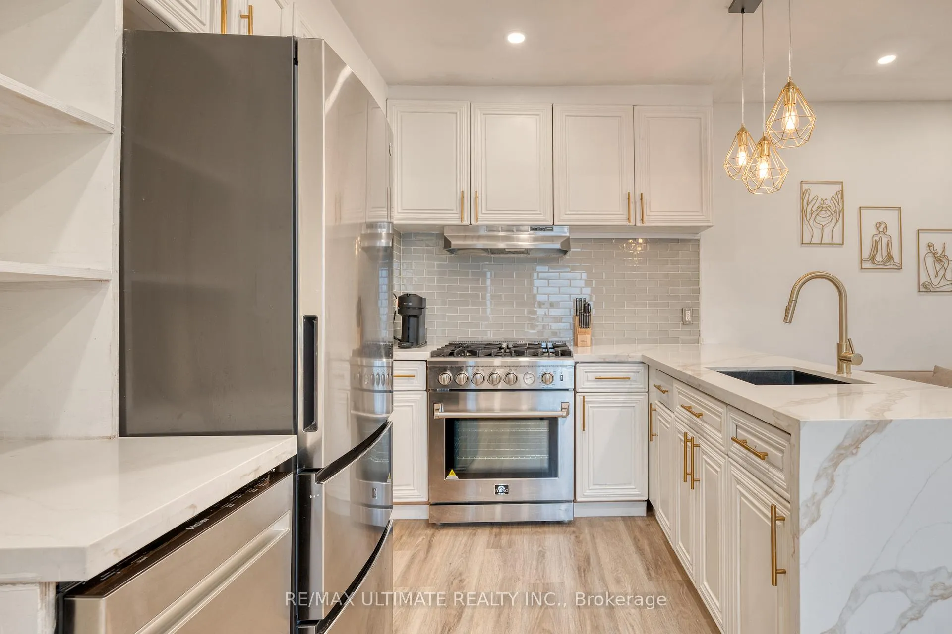 Photo 4 of 67 Glendale Avenue N, Hamilton, Crown Point — HOMEH