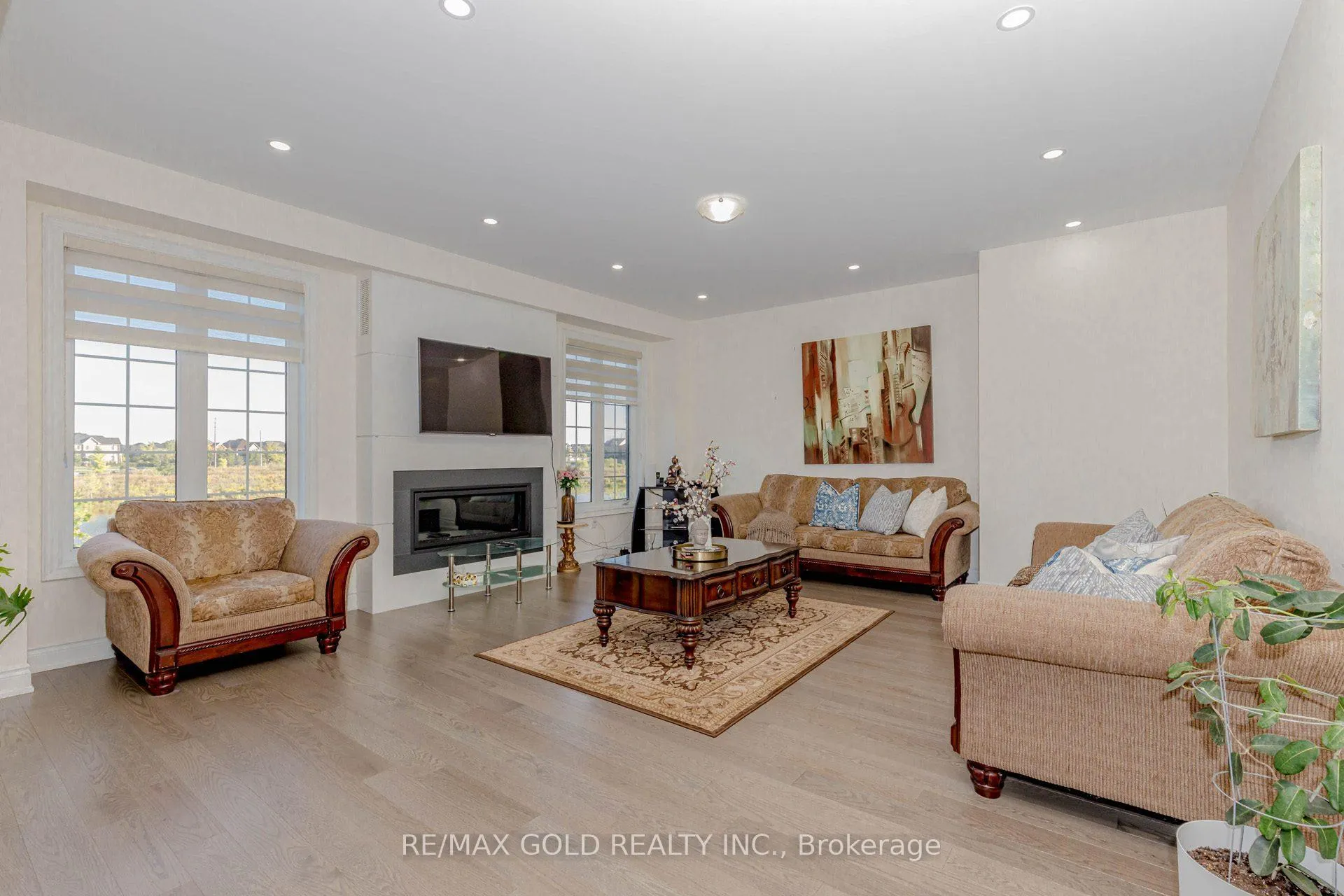 Photo 9 of 32 Claremount Drive, Welland, Prince Charles — HOMEH