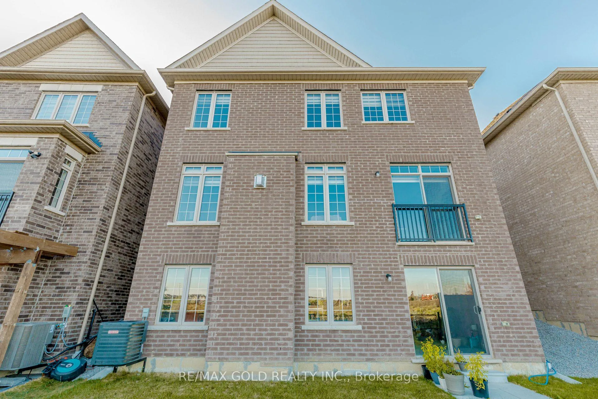 Photo 48 of 32 Claremount Drive, Welland, Prince Charles — HOMEH