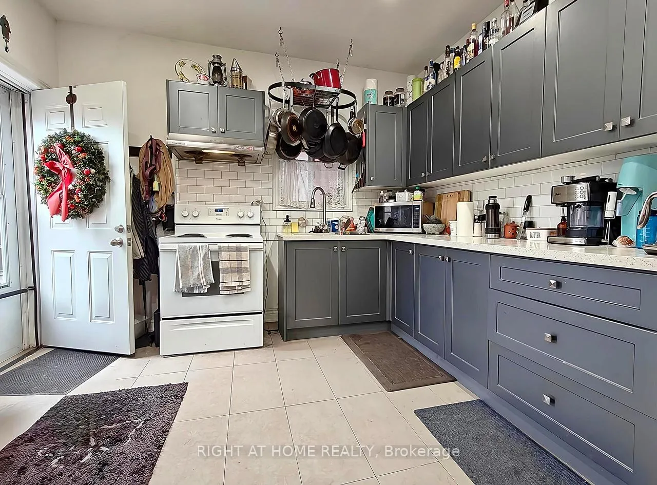 Photo 5 of Unit Lower, 567 Ossington Avenue, Toronto, Palmerston-Little Italy — HOMEH