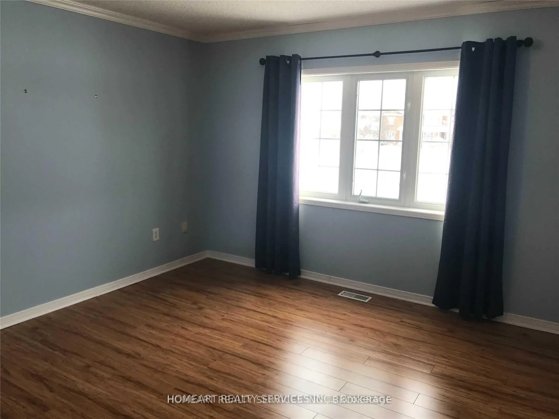 Photo 5 of 83 Snedden Avenue E, Aurora, Bayview Wellington — HOMEH