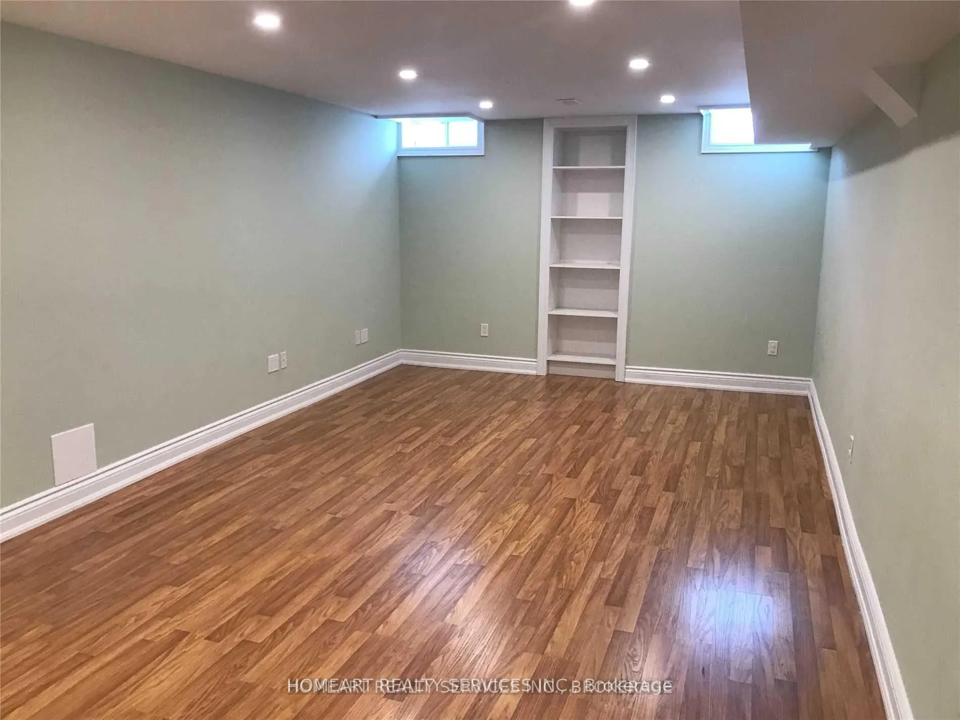Photo 10 of 83 Snedden Avenue E, Aurora, Bayview Wellington — HOMEH