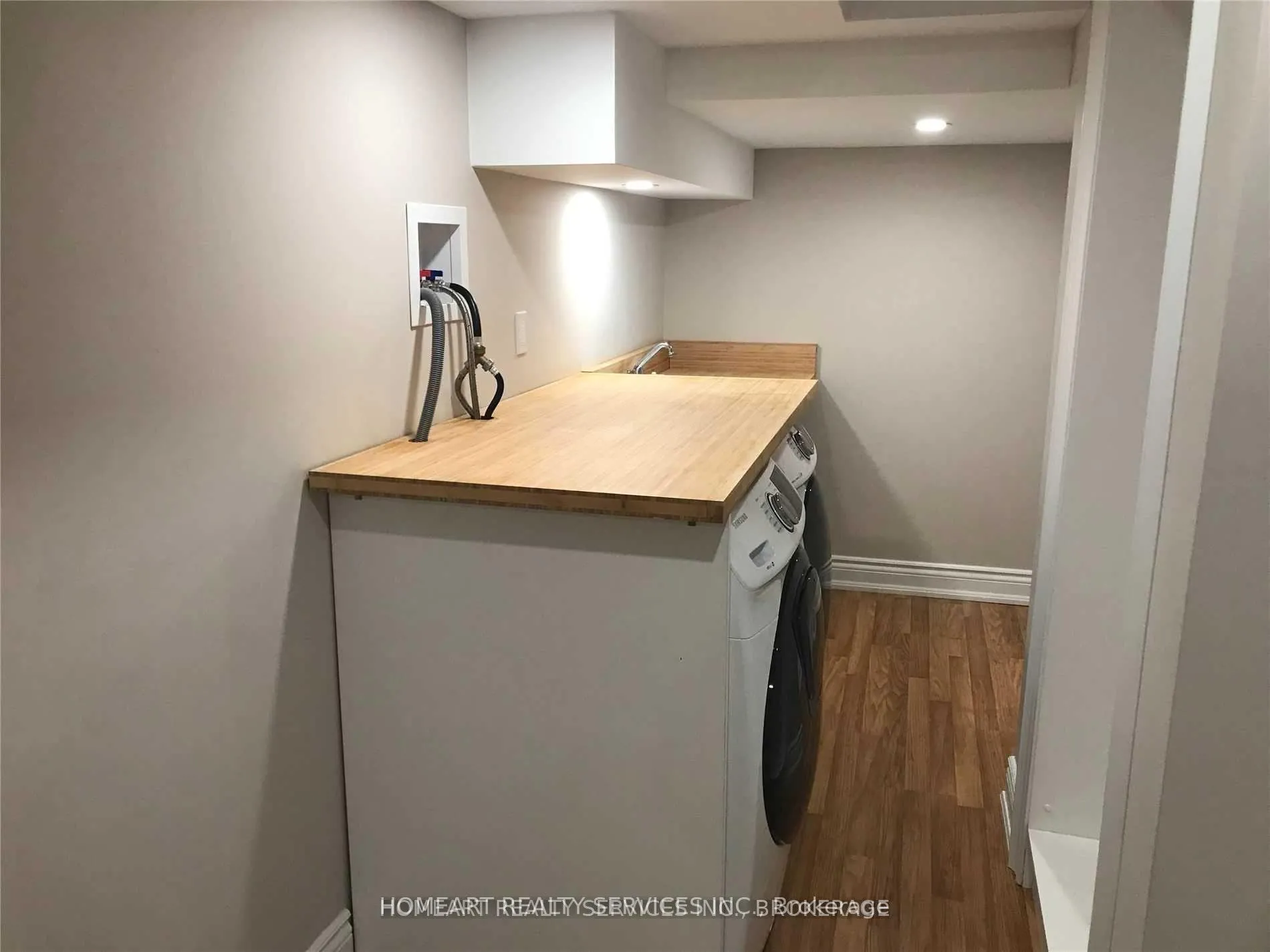 Photo 12 of 83 Snedden Avenue E, Aurora, Bayview Wellington — HOMEH