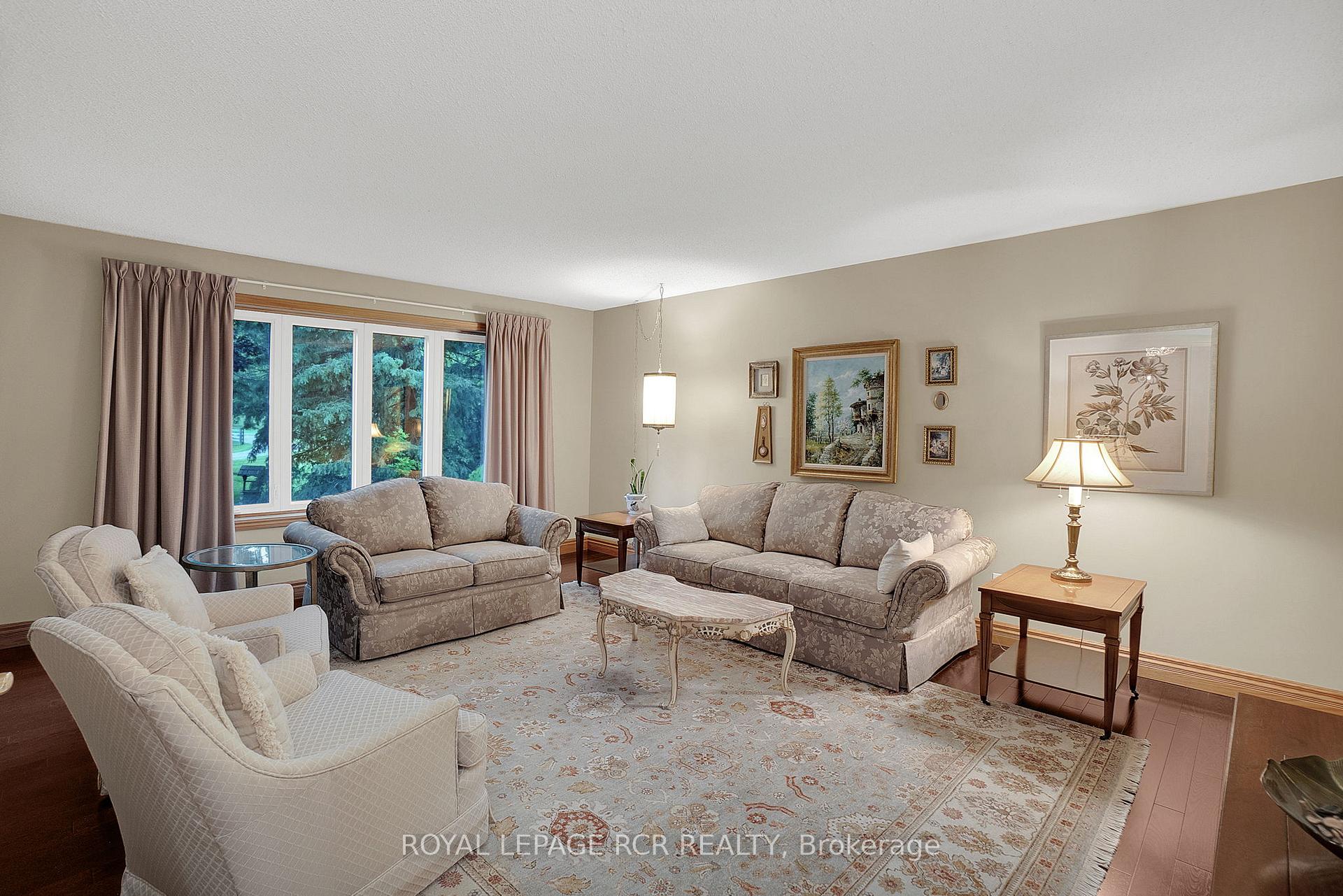 Photo 7 of 10989 Halls Lake Side Road, Caledon, Palgrave — HOMEH
