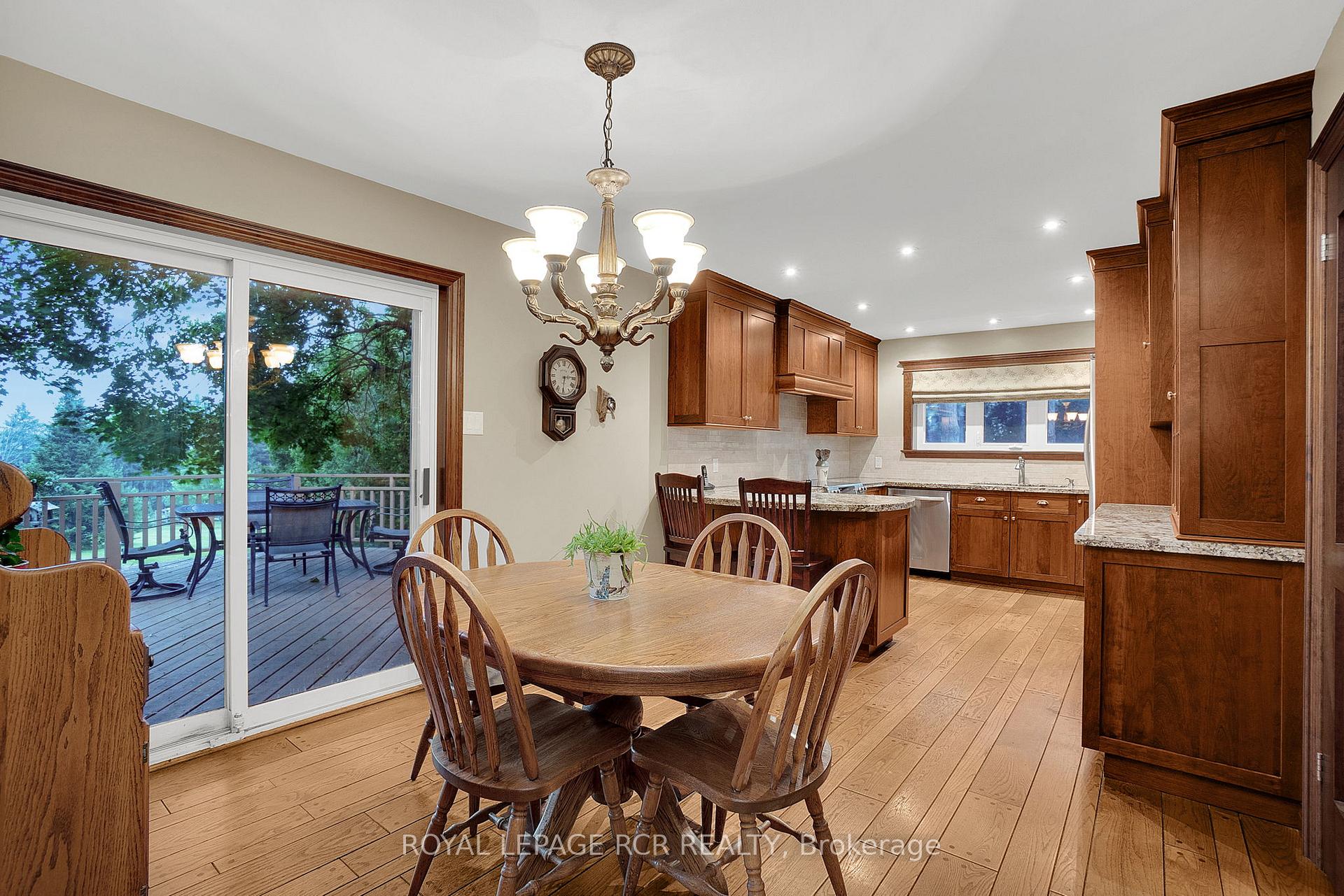Photo 8 of 10989 Halls Lake Side Road, Caledon, Palgrave — HOMEH