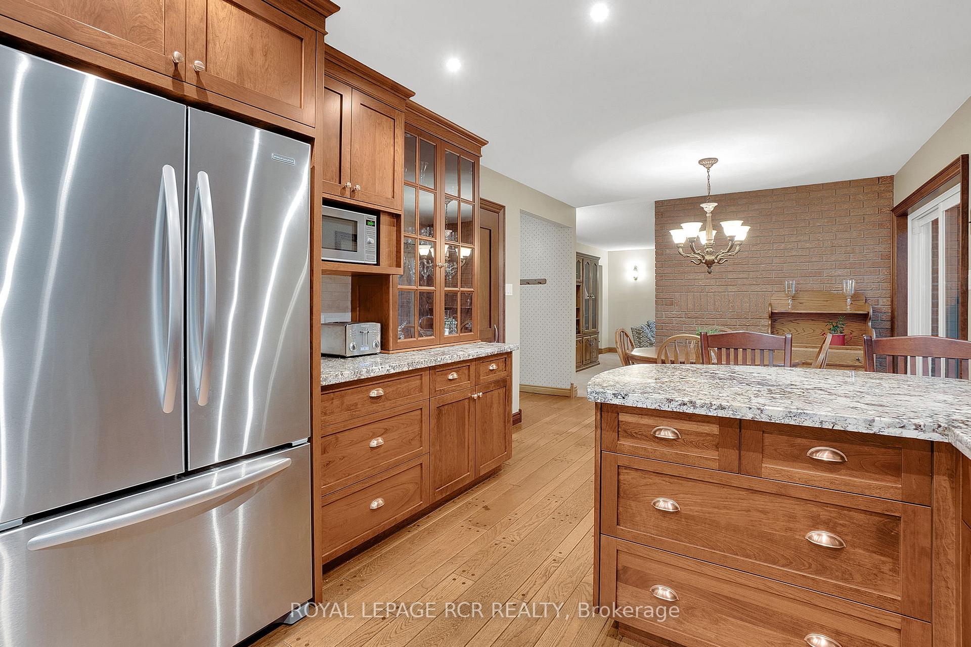 Photo 11 of 10989 Halls Lake Side Road, Caledon, Palgrave — HOMEH