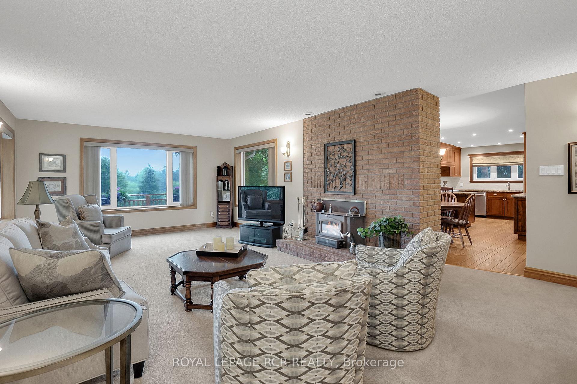 Photo 12 of 10989 Halls Lake Side Road, Caledon, Palgrave — HOMEH