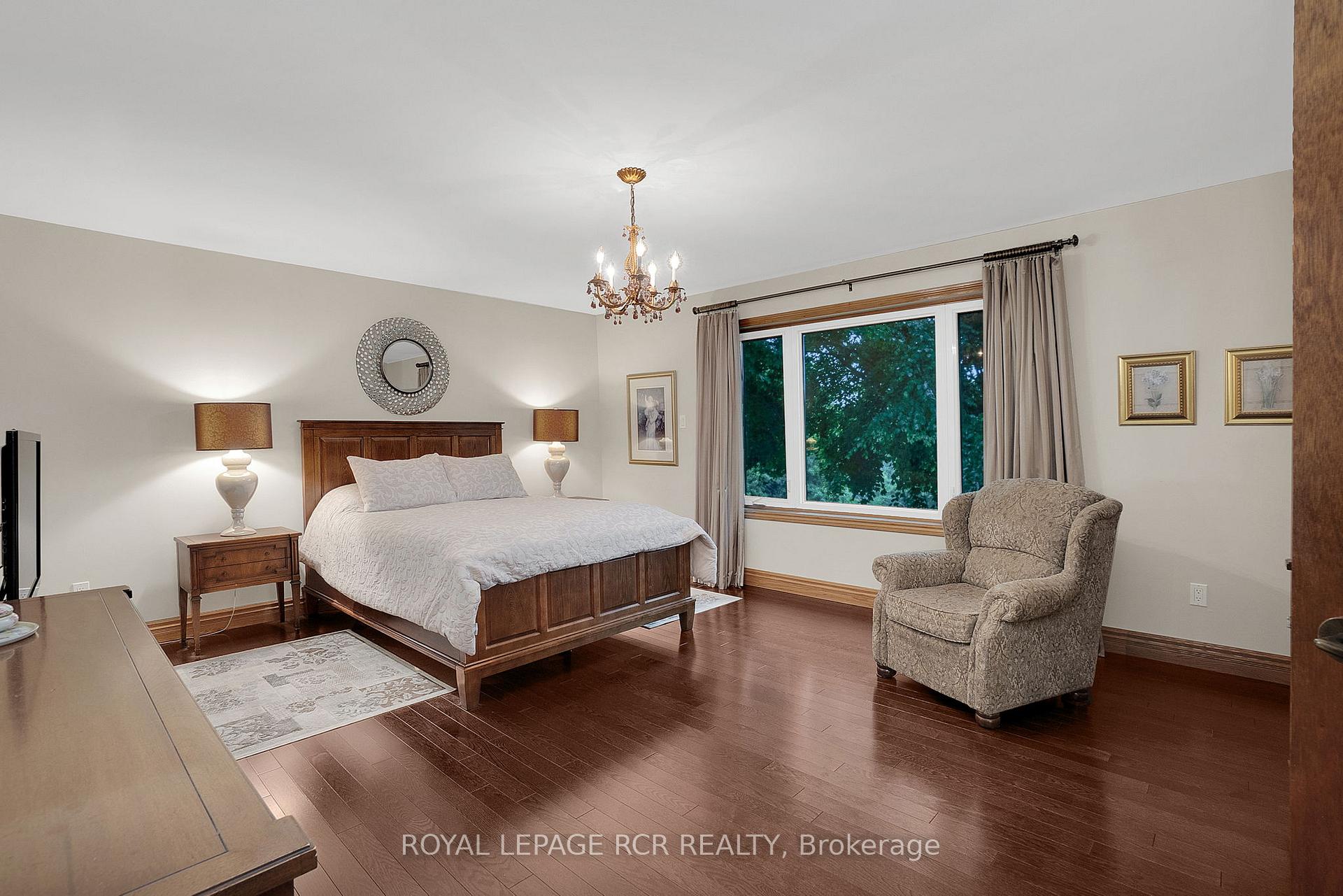 Photo 14 of 10989 Halls Lake Side Road, Caledon, Palgrave — HOMEH
