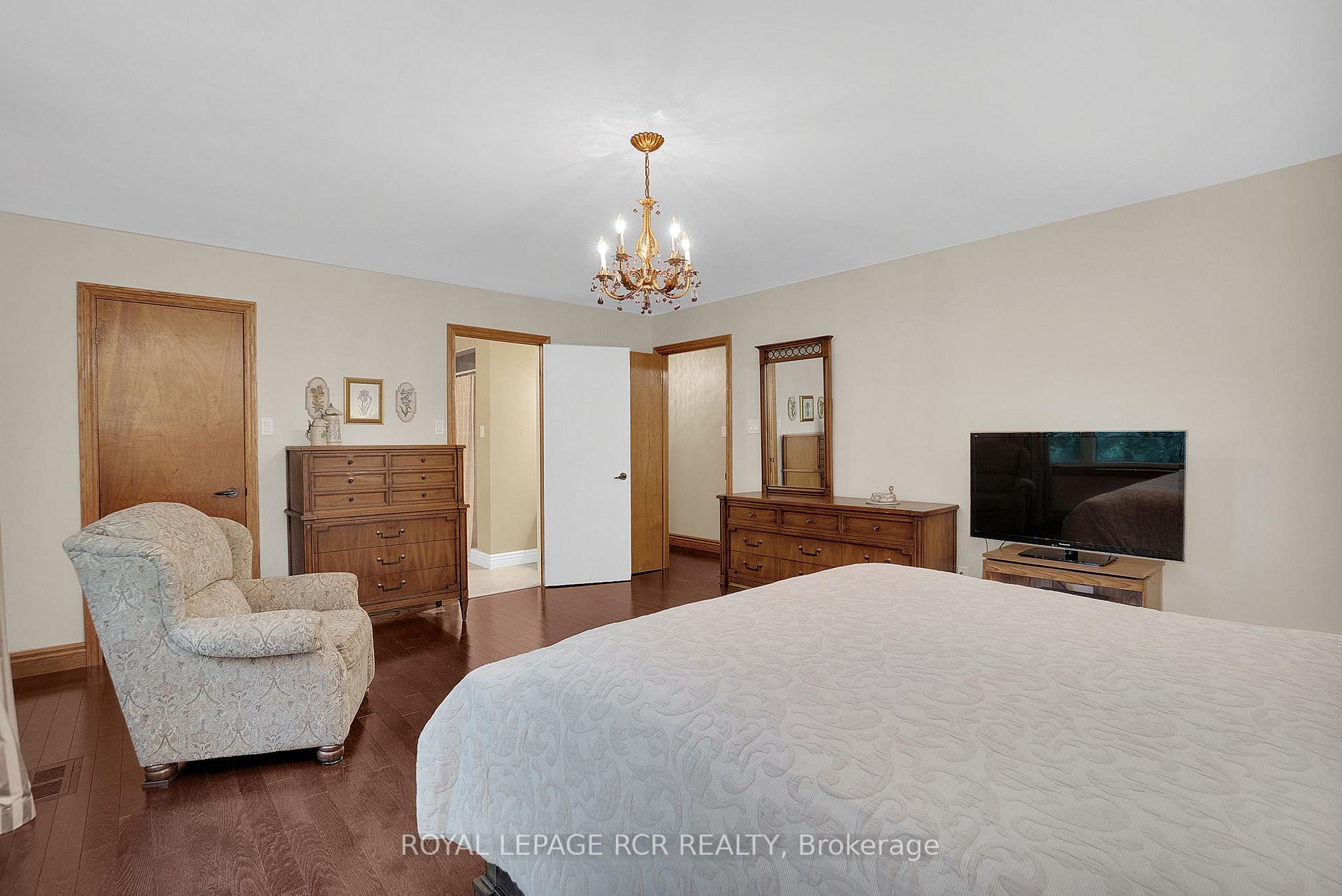 Photo 16 of 10989 Halls Lake Side Road, Caledon, Palgrave — HOMEH