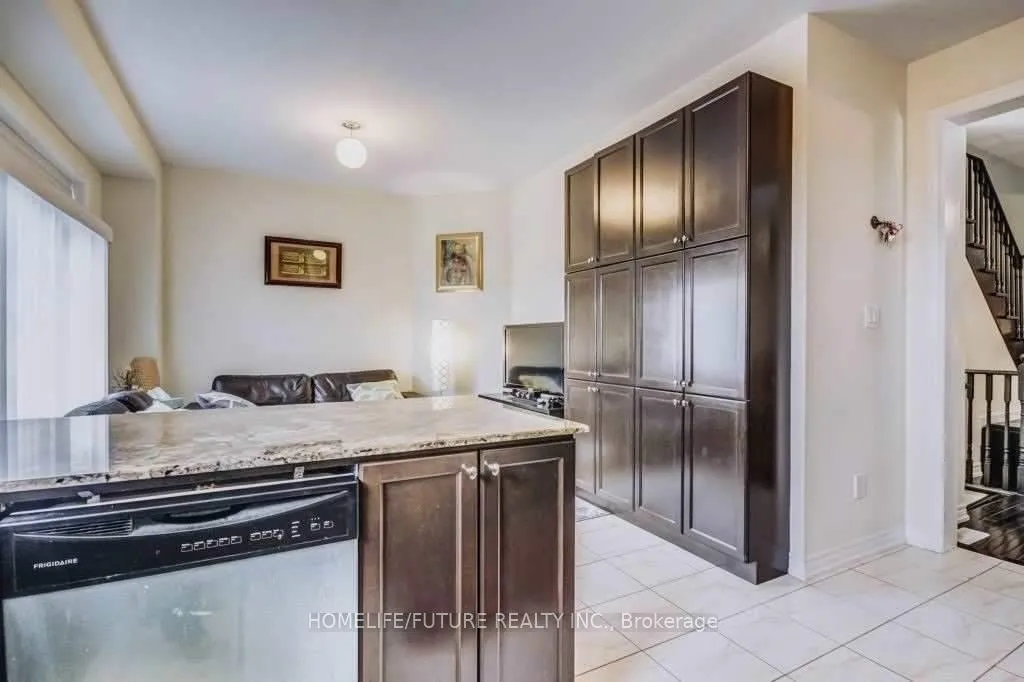 Photo 4 of 89 Hammersly Boulevard, Markham, Wismer — HOMEH