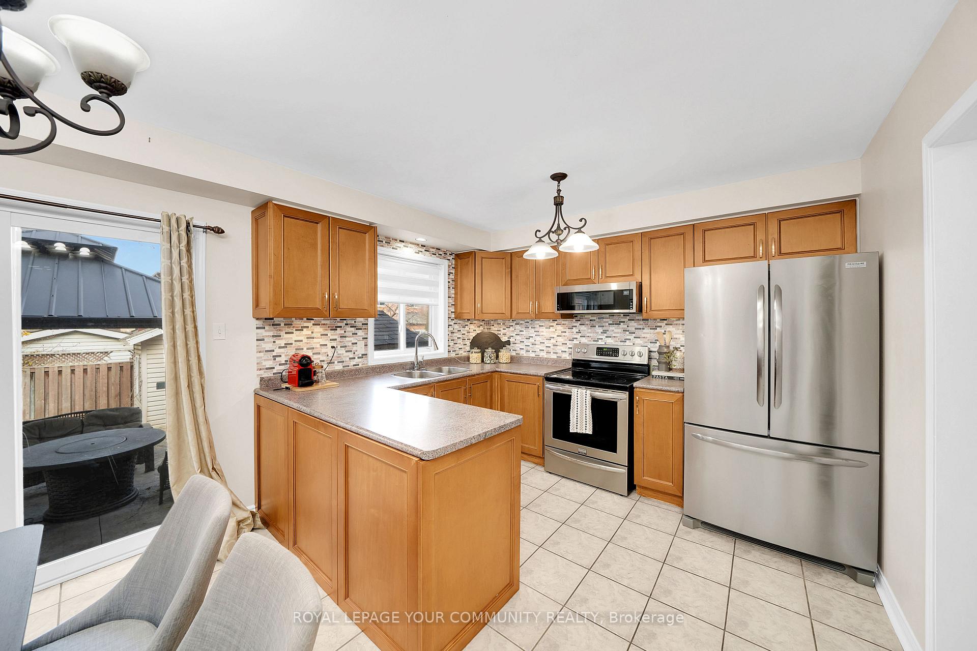 Photo 9 of 170 Tiller Trail, Brampton, Fletcher's Creek Village — HOMEH