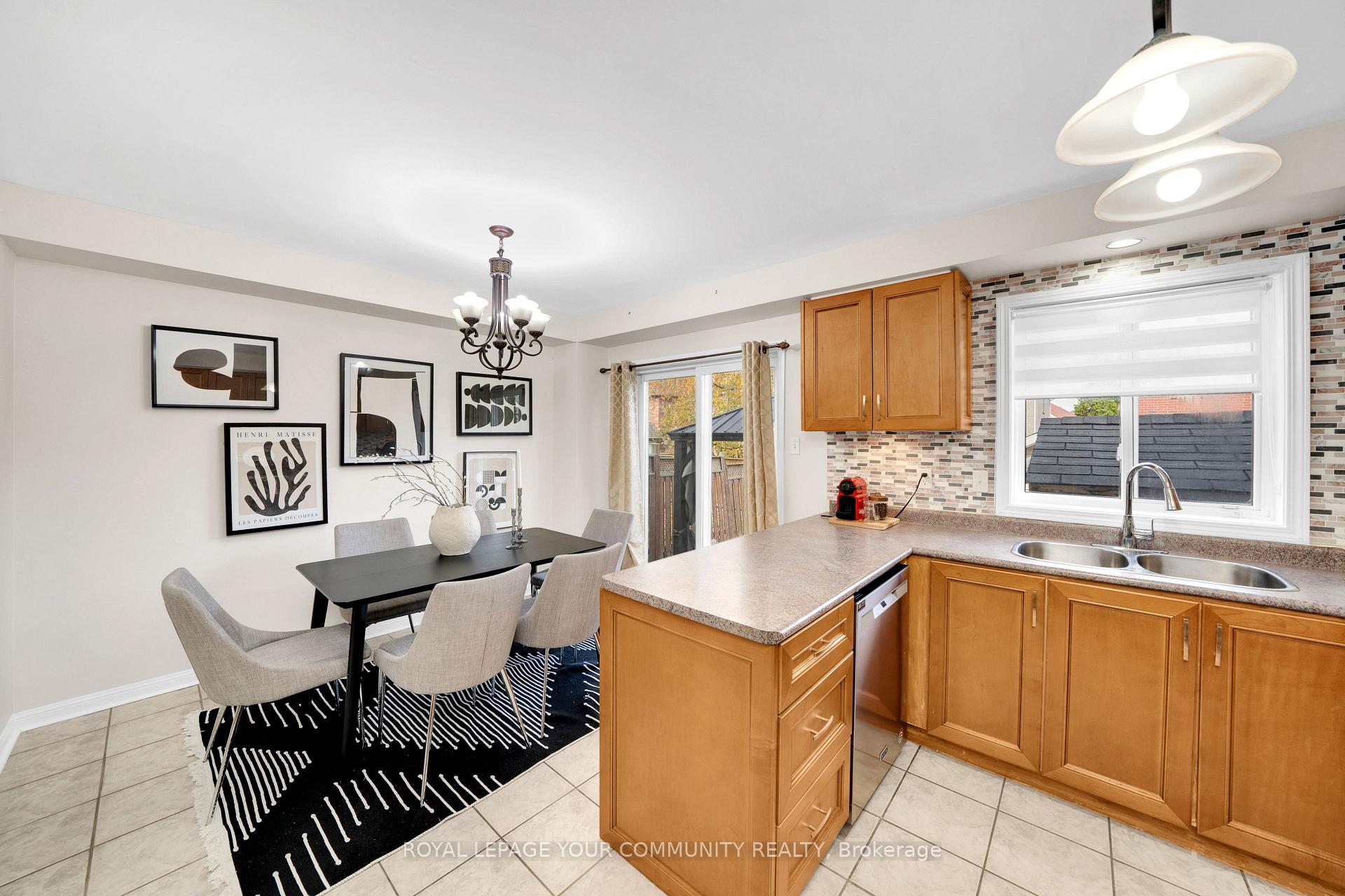 Photo 10 of 170 Tiller Trail, Brampton, Fletcher's Creek Village — HOMEH