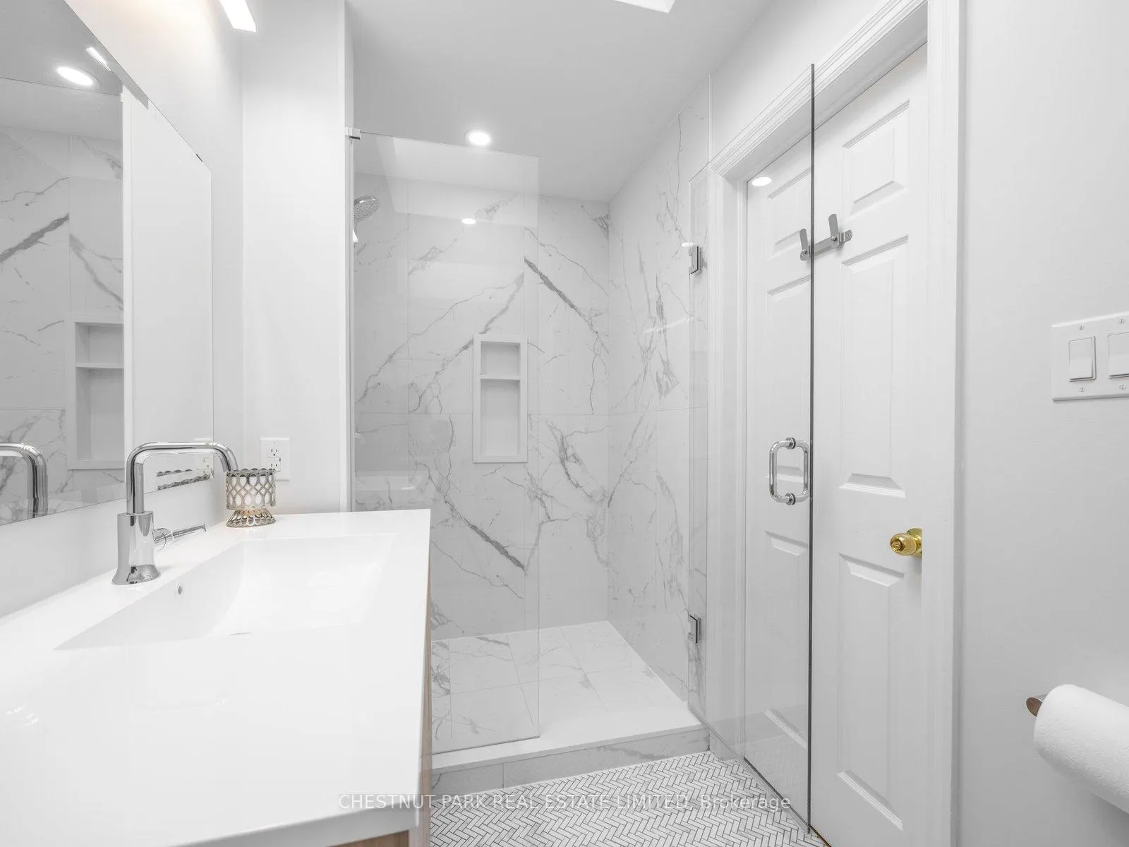 Photo 22 of 29 Glenvale Boulevard, Toronto, Leaside — HOMEH