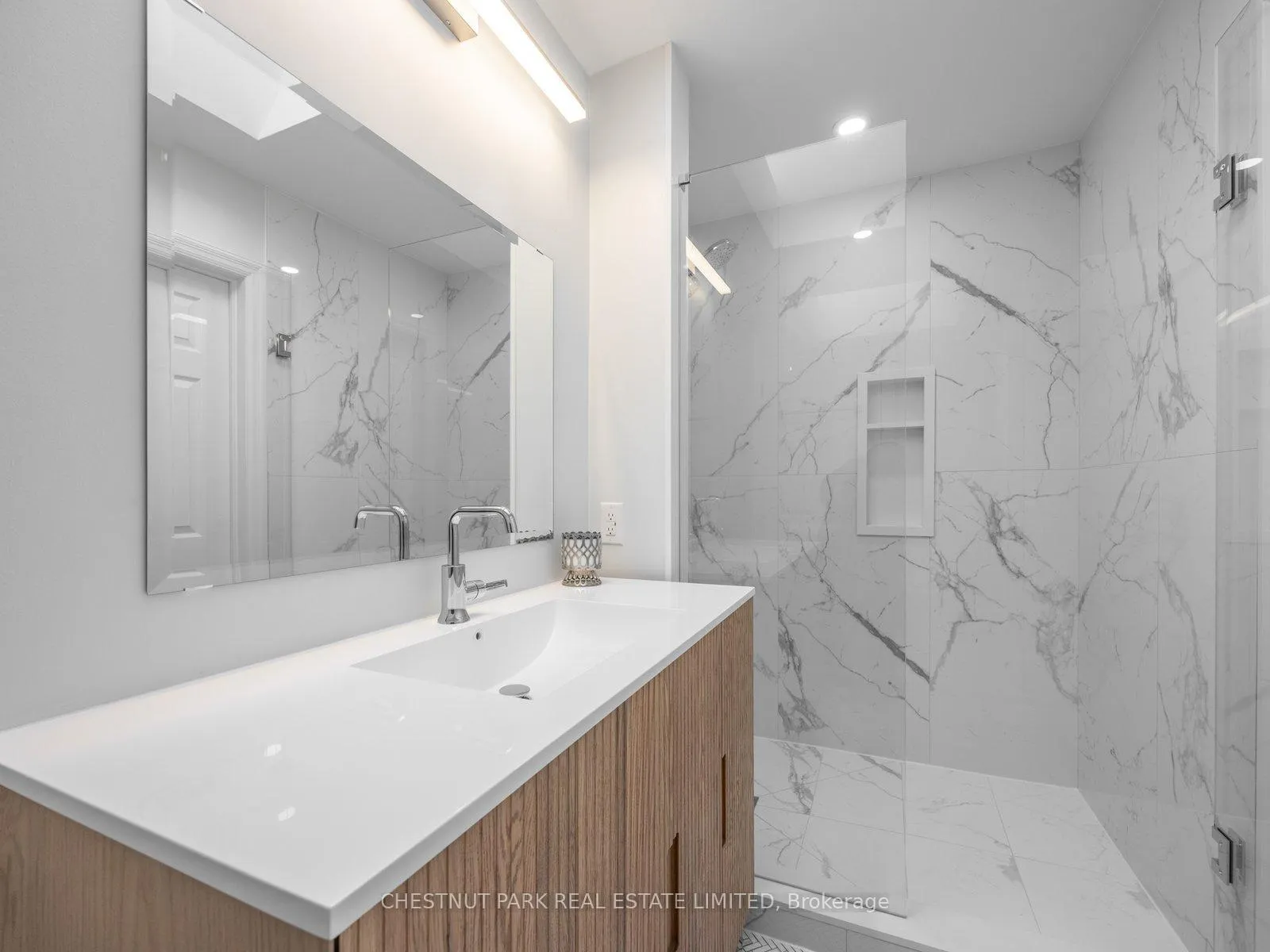 Photo 24 of 29 Glenvale Boulevard, Toronto, Leaside — HOMEH