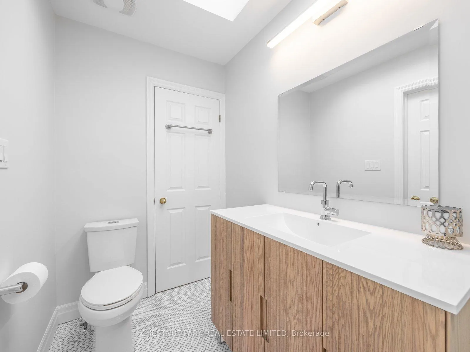 Photo 25 of 29 Glenvale Boulevard, Toronto, Leaside — HOMEH