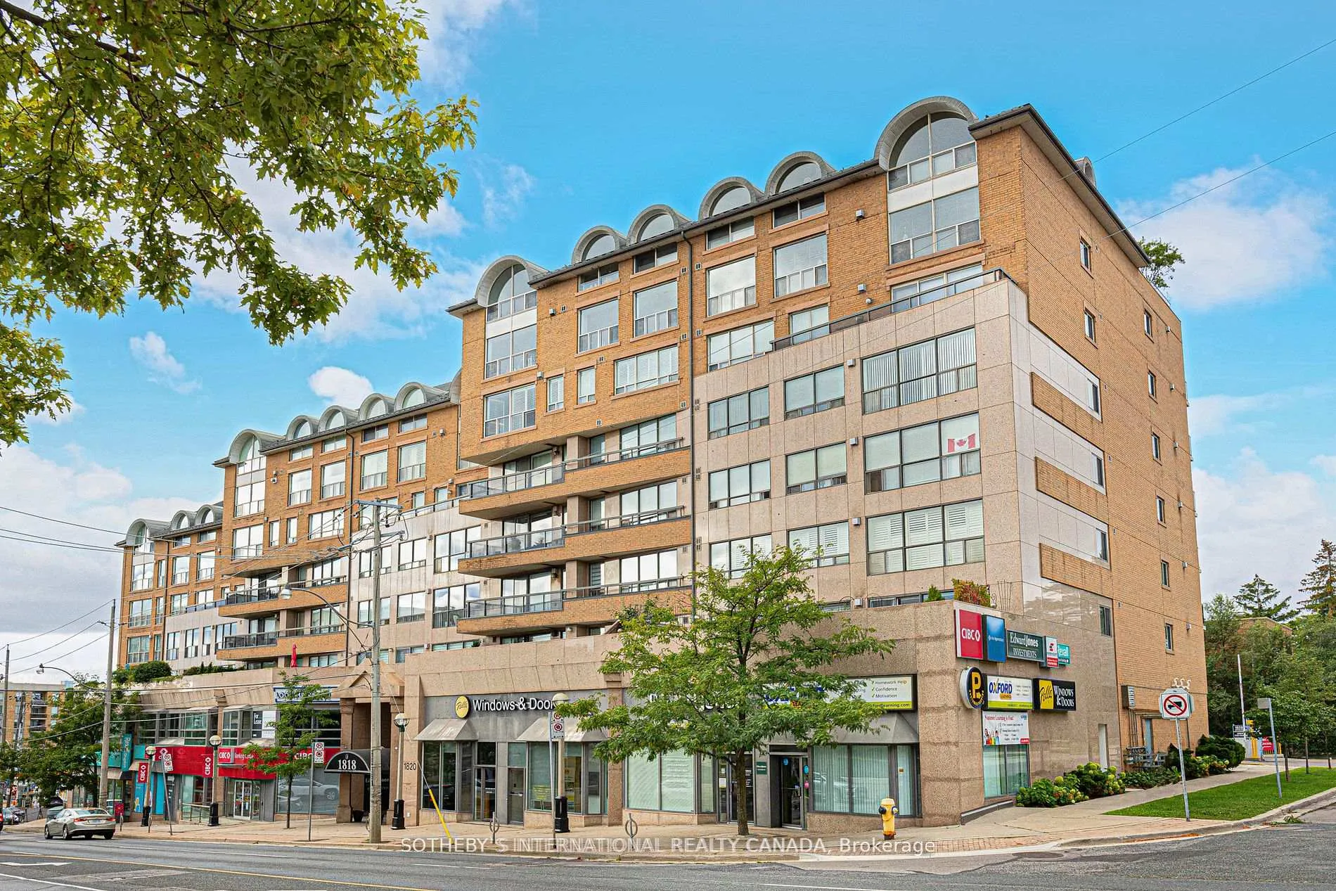 Front of Unit 607, 1818 Bayview Avenue