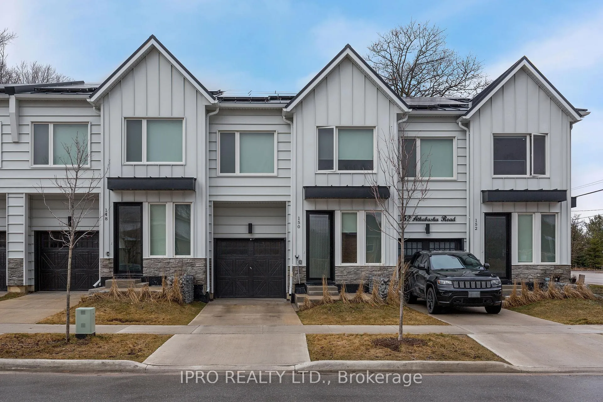 Photo 2 of 150 Athabaska Road, Barrie, Holly — HOMEH
