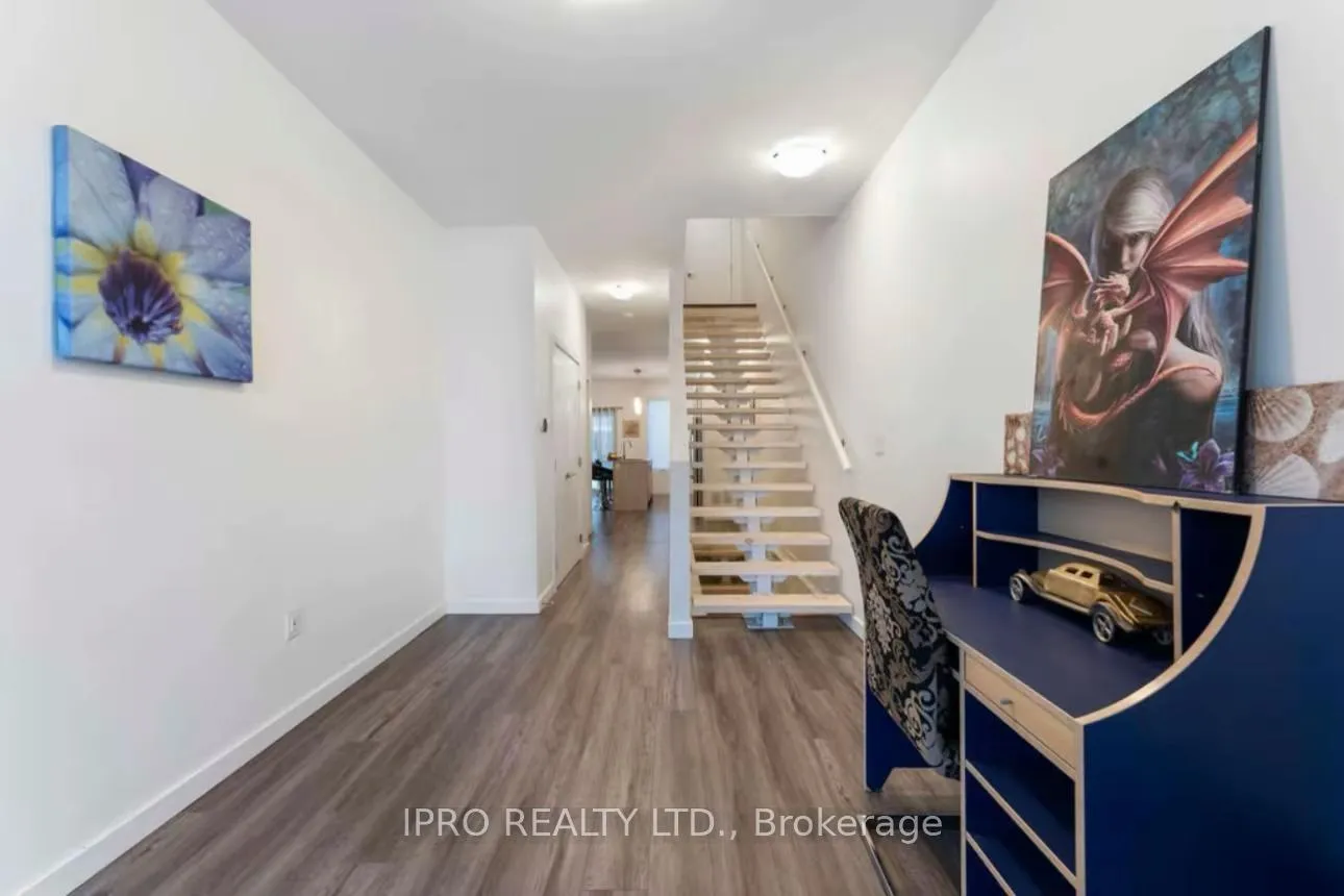 Photo 4 of 150 Athabaska Road, Barrie, Holly — HOMEH