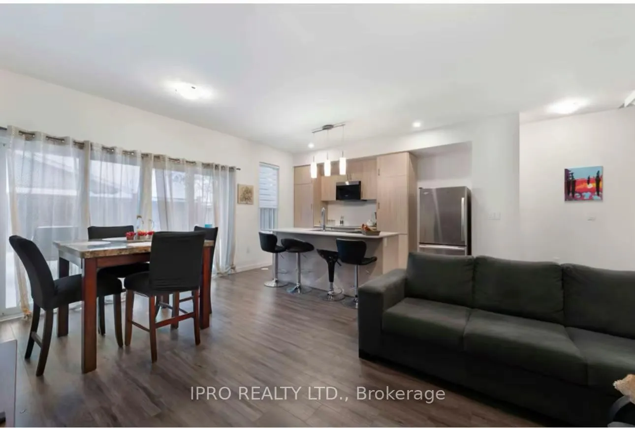Photo 9 of 150 Athabaska Road, Barrie, Holly — HOMEH