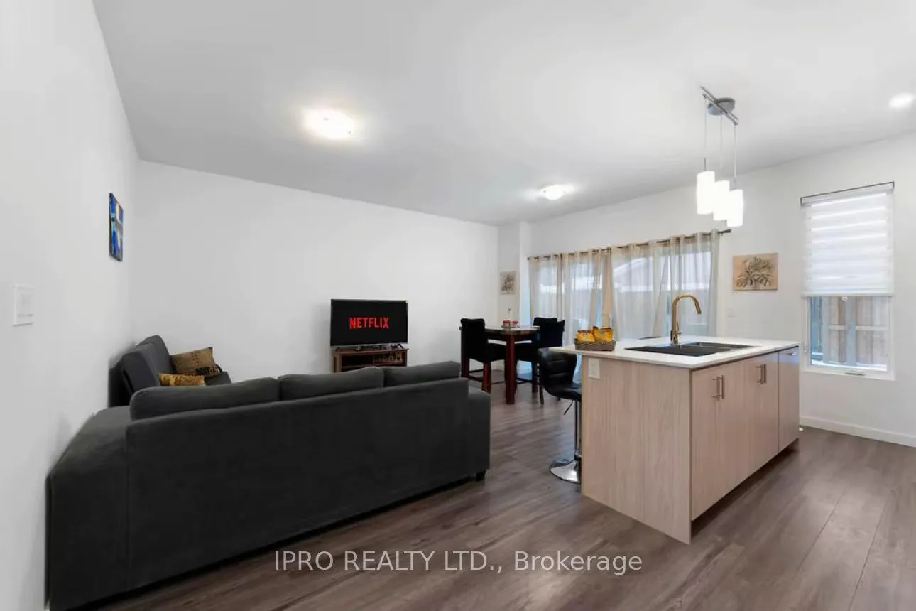 Photo 10 of 150 Athabaska Road, Barrie, Holly — HOMEH