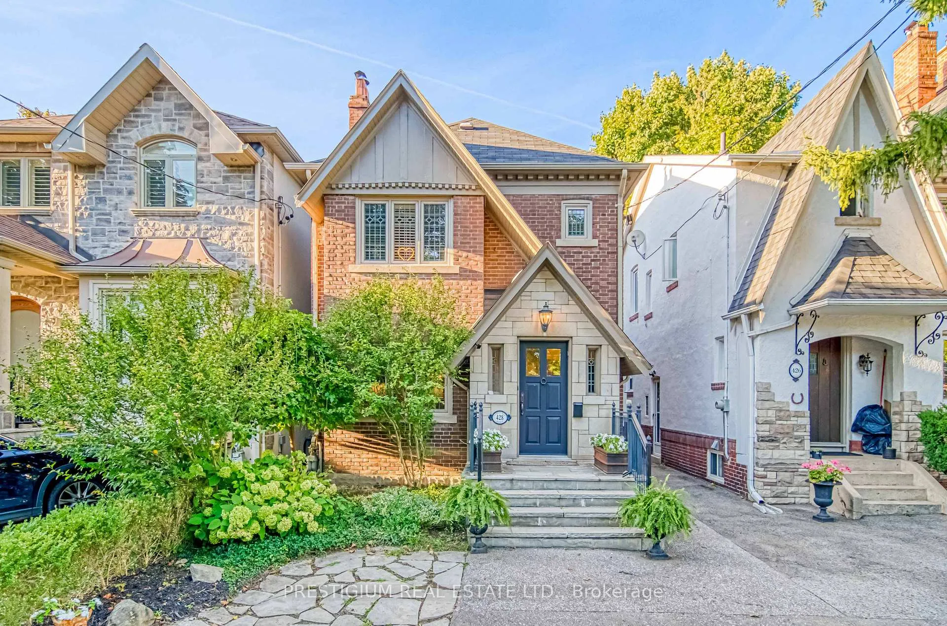Front of 428 Castlefield Avenue
