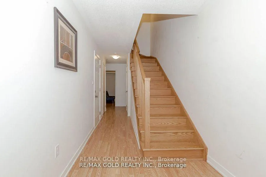 Photo 5 of 1318 Bradenton Path, Oshawa, Eastdale — HOMEH