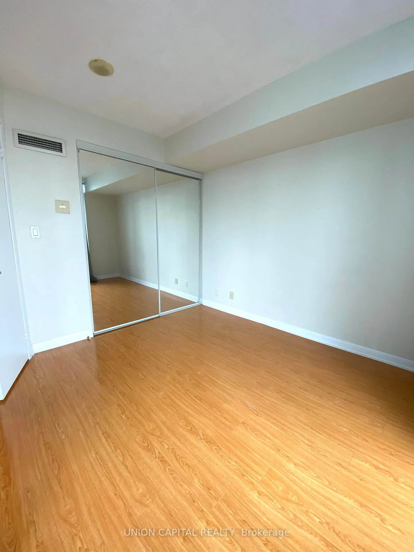 Photo 6 of Unit 2611, 600 Fleet Street, Toronto, Niagara — HOMEH