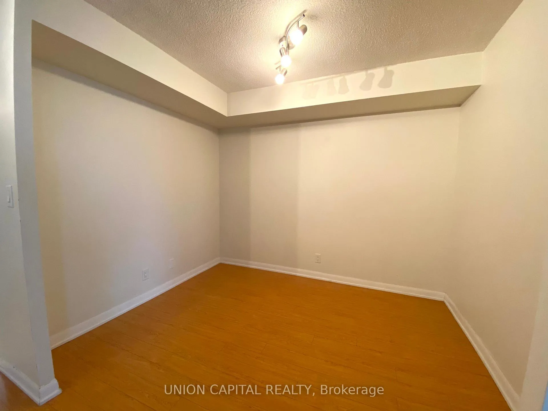 Photo 7 of Unit 2611, 600 Fleet Street, Toronto, Niagara — HOMEH