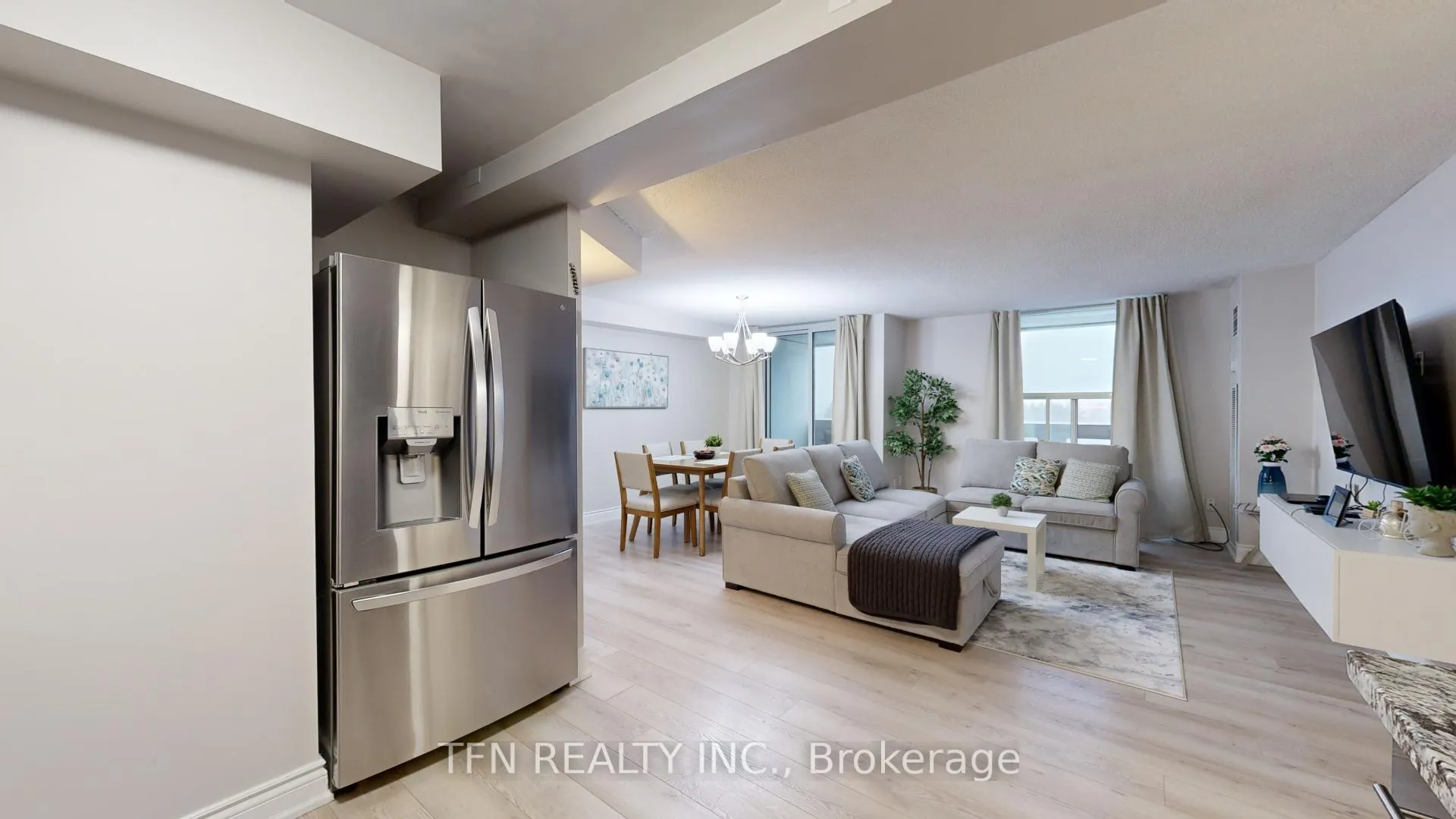 Photo 3 of Unit 1105, 60 Inverlochy Boulevard, Markham, Royal Orchard — HOMEH