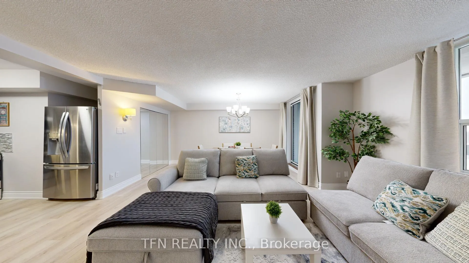 Photo 5 of Unit 1105, 60 Inverlochy Boulevard, Markham, Royal Orchard — HOMEH