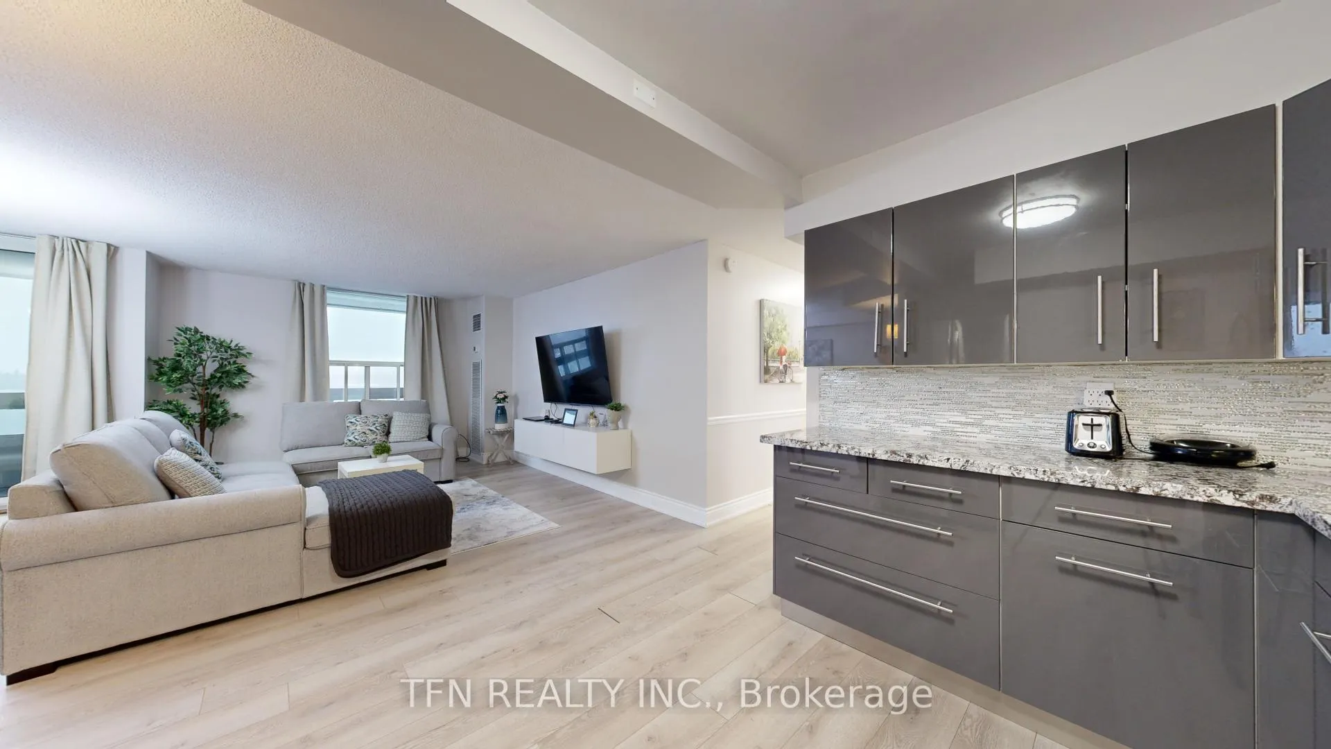 Photo 6 of Unit 1105, 60 Inverlochy Boulevard, Markham, Royal Orchard — HOMEH